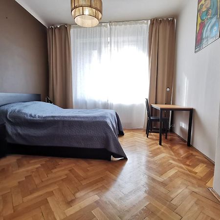 Cozy Spacious Apartment With Balcony Kraków Exteriör bild